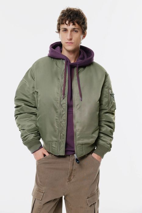 Бомбер PULL&BEAR MA-1 Bomber Jacket (Розмір: S, L) Хакі Чоловічий Вітровка Куртка Курточка Ветровка Мужская Оригінал Нова З Бірками На Весну
