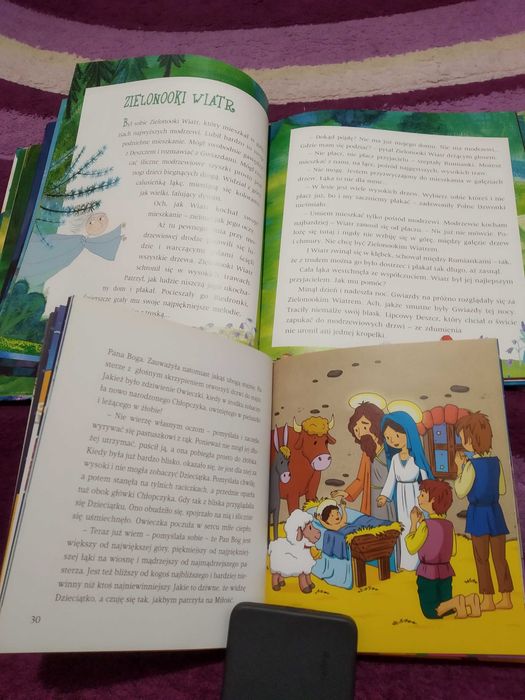 Bajkowe lulanki - książka z płytą, Stajenka pełna cudów