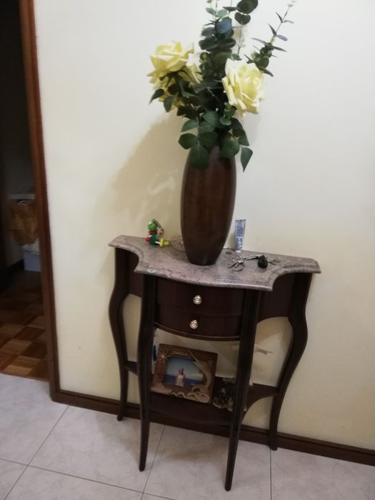 Dois móveis para entrada/hall