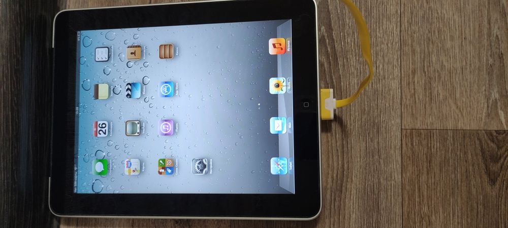 Продам iPad 1 на 64Гб
