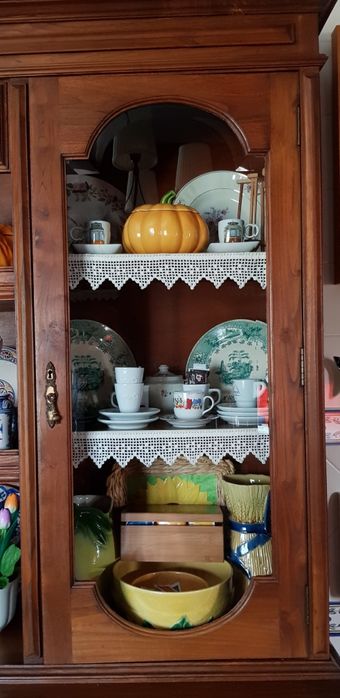 Louceiro de 4 portas antigo