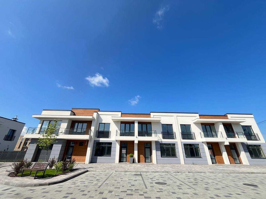 Продаж зданого таунхауса біля річки