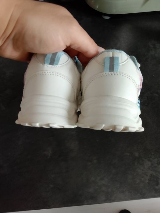 Sneakersy Stich białe