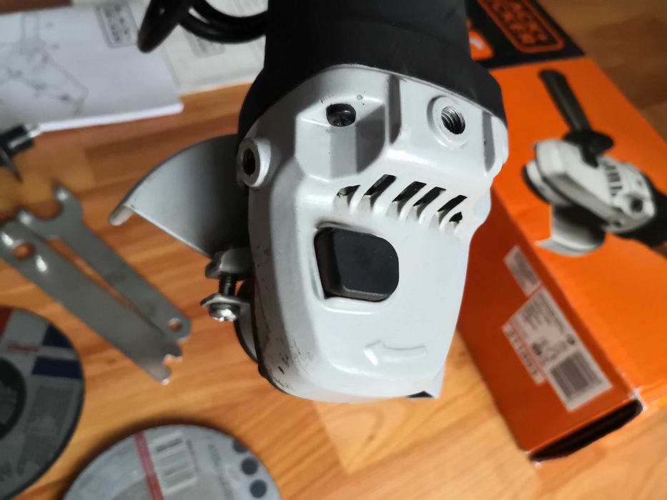 Szlifierka wielofunkcyjna Black&Decker 900 W KG912