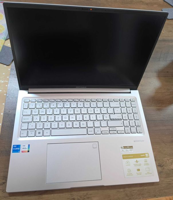 ASUS VivoBook 16" | Intel Core i5 | 16GB RAM | SSD 512GB | Excelente Estado