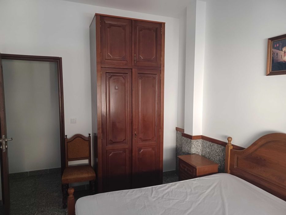 Aluga-se quarto em apartamento Centro de Chaves