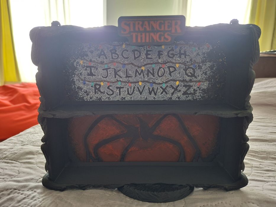 Підставка для фігурок Дивні дива/Stranger things