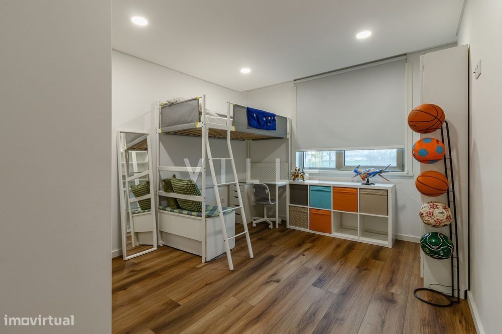 Apartamento T3 Semi-Novo Com Garagem