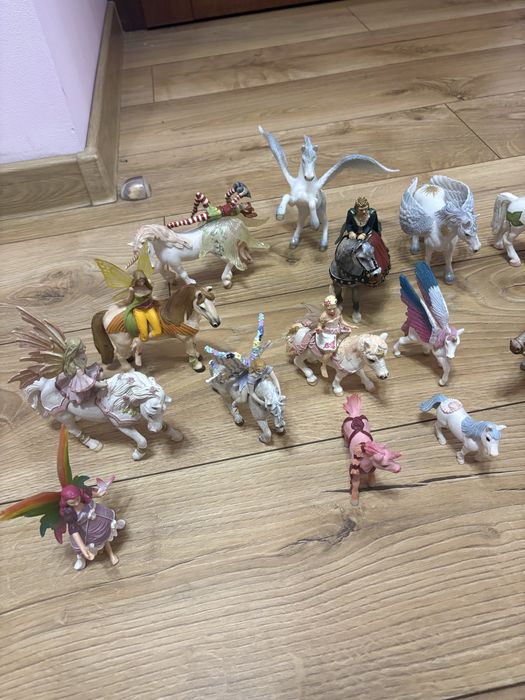 figurki koni i innych zwierzat schleich
