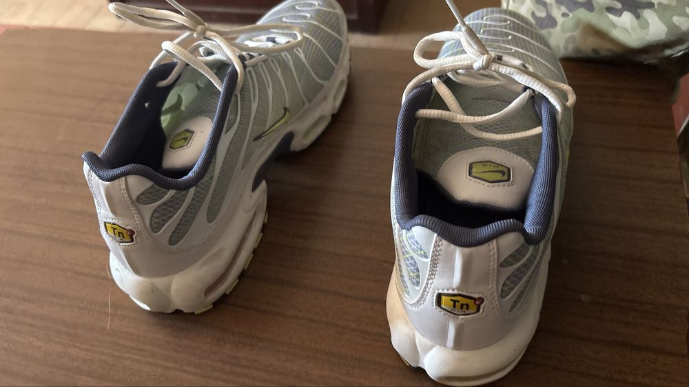 Nike tn praticamente novos