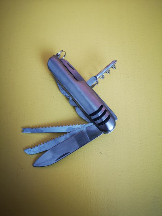 Canivete suiço com muitas opções