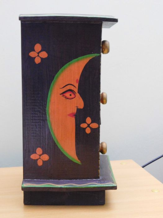 Caixa Sol e Lua em madeira pintada à mão
