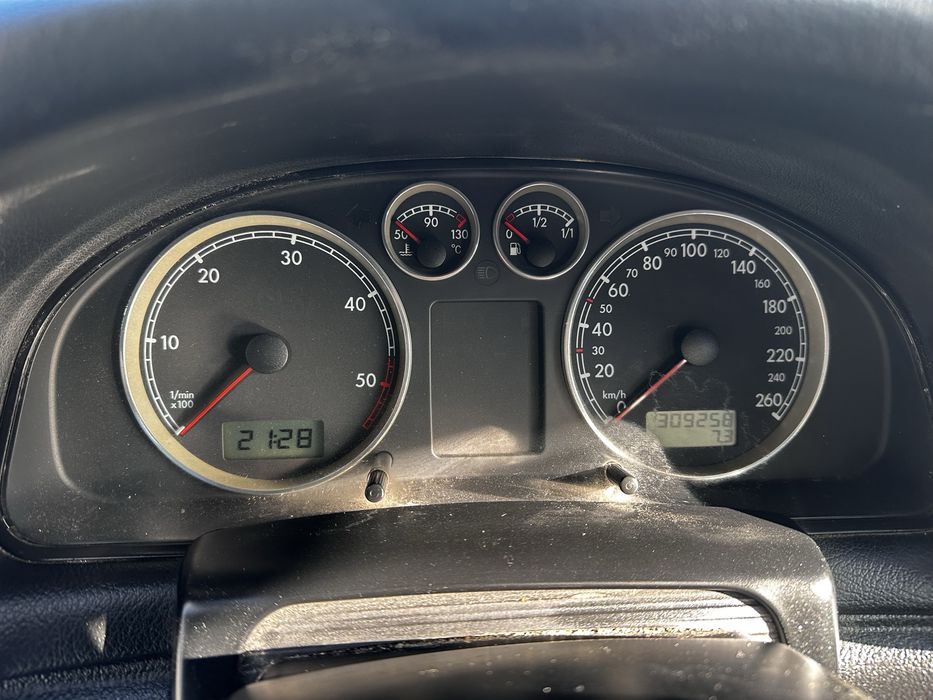 VW  Passat pd130