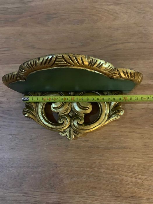 Peanha madeira esculpida à mão