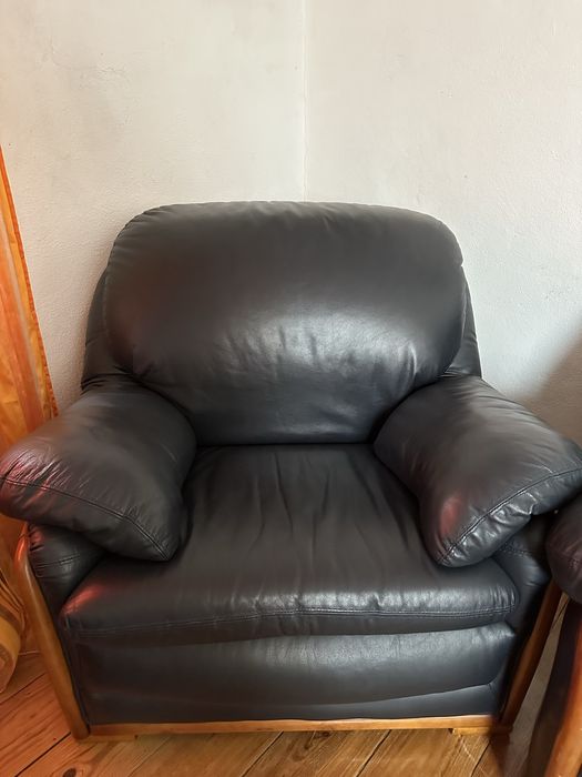 Sofas em pele em otimo estado