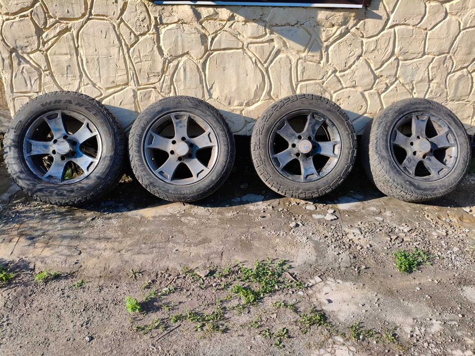 Колеса - оригінальні італійські ДИСКИ: R18 PCD6x139.7 7.0J M12 x 1.5 DIA 100.5 ET 38 8½Jx18H2  + ГУМА: 255/60R18  A/T
