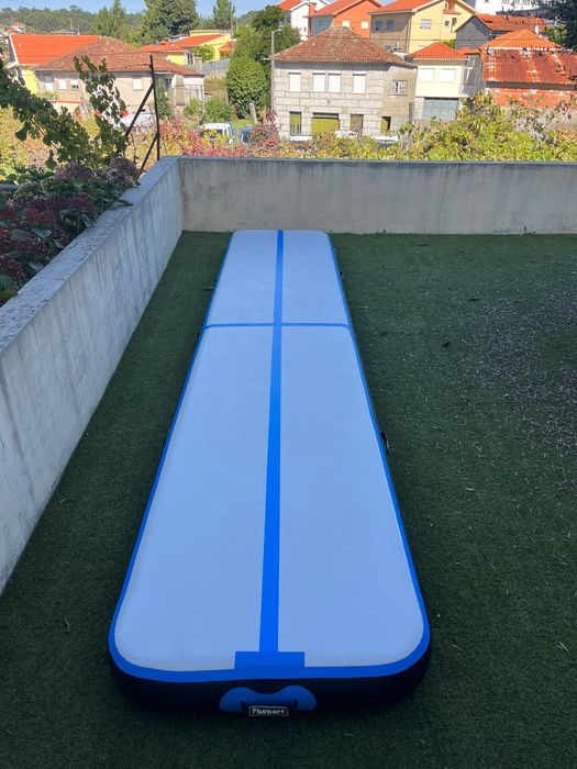 Tapete de ginástica insuflável em excelente estado