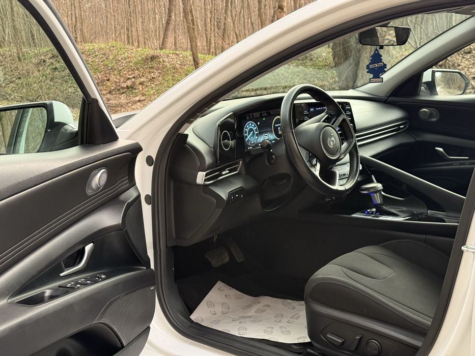 Hyundai Elantra 2021