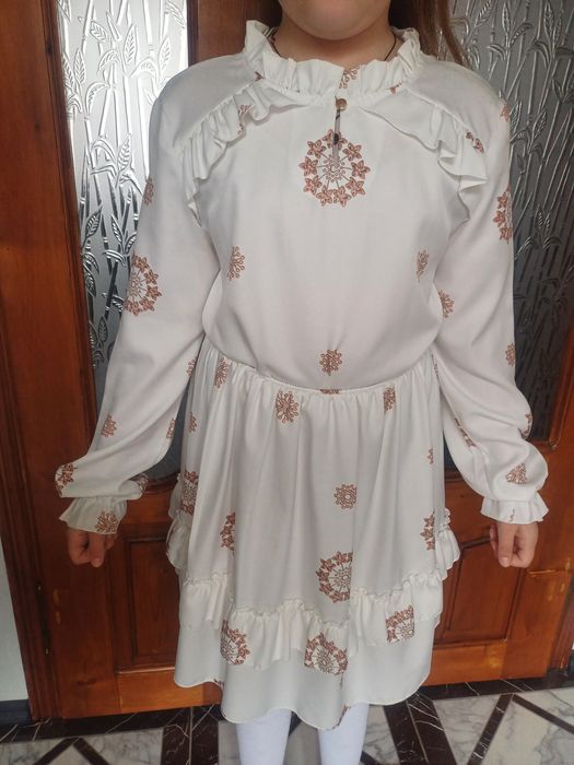 Сукня,  дітяча в ідеальном стані