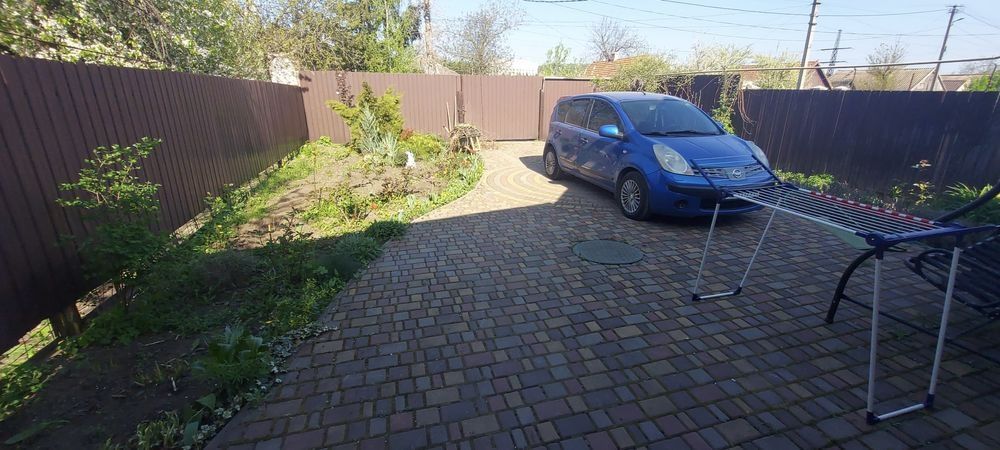 Терміново!!! по вул.  Паризька,  173 кв., юність. 8 сот. ділянка