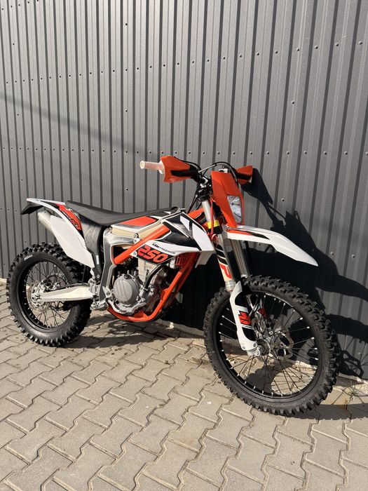 KTM Frerride 250 f СВІЖО ПРИГНАНИЙ