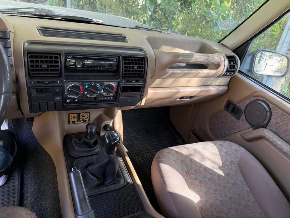 Land rover discovery 300