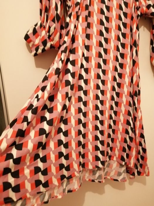 Vestido midi Benetton novo. Benetton
