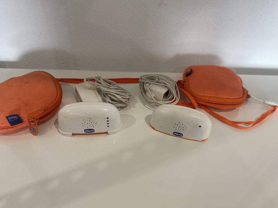 Intercomunicador de bebé da chico