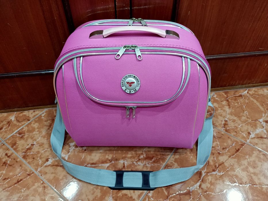 Mala malas neceser tiracolo frasqueira de viagem casa quarto apartamento vivenda carro cozinha escritório gabinete sala.