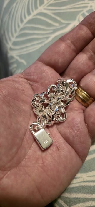 Vendo pulseira em prata genuína.