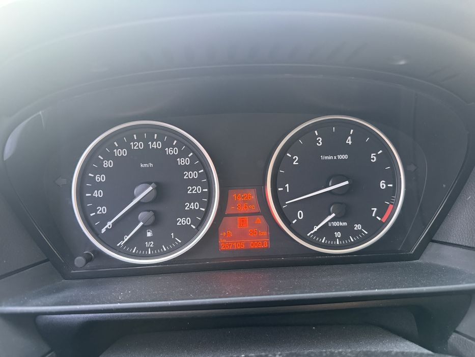 BMW523 2.5 бензін