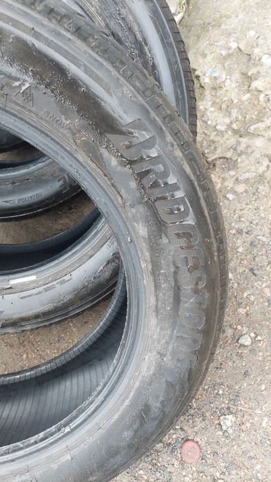 Продам гуму 215 60 17