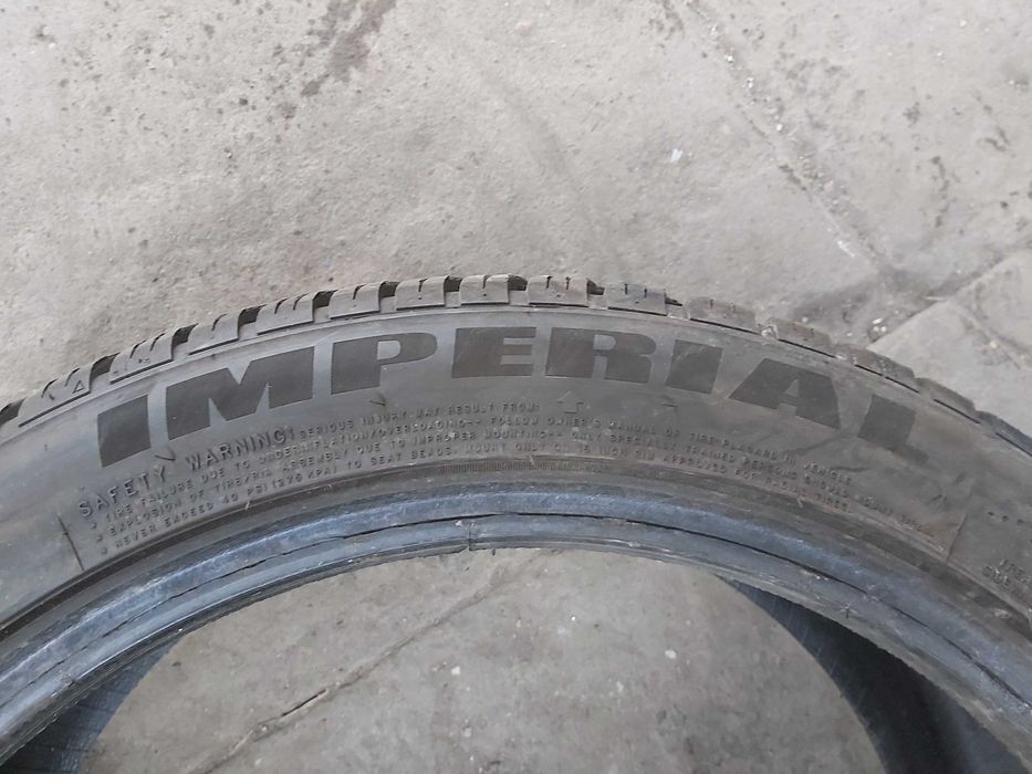 215/45R18 Dwie używane opony całoroczne Imperial