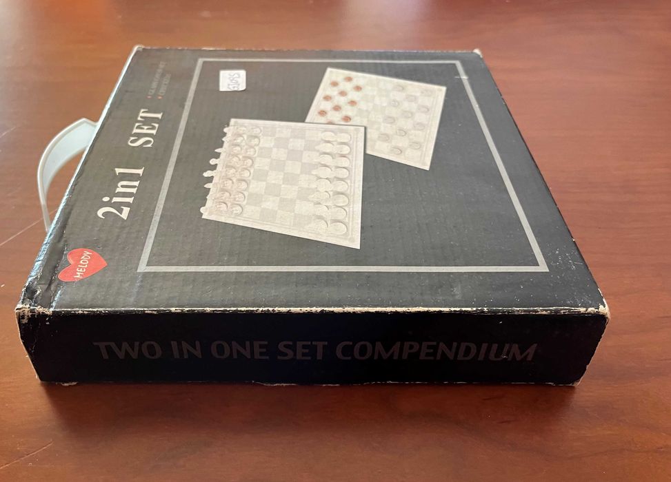 Jogo de tabuleiro xadrez/damas em vidro