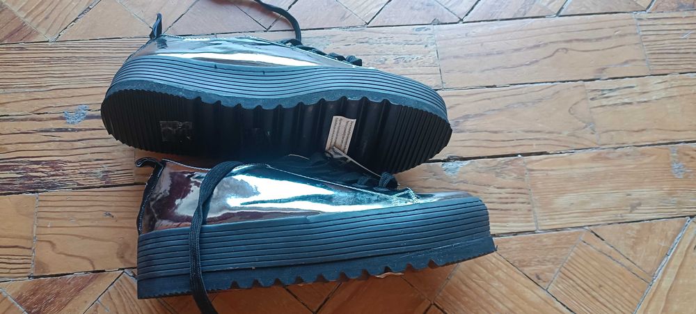 Tênis novos verniz!