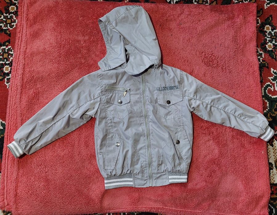 Детская куртка 7- 8 лет. GLASSHAUSE теплая осенне- весенняя (унисекс).