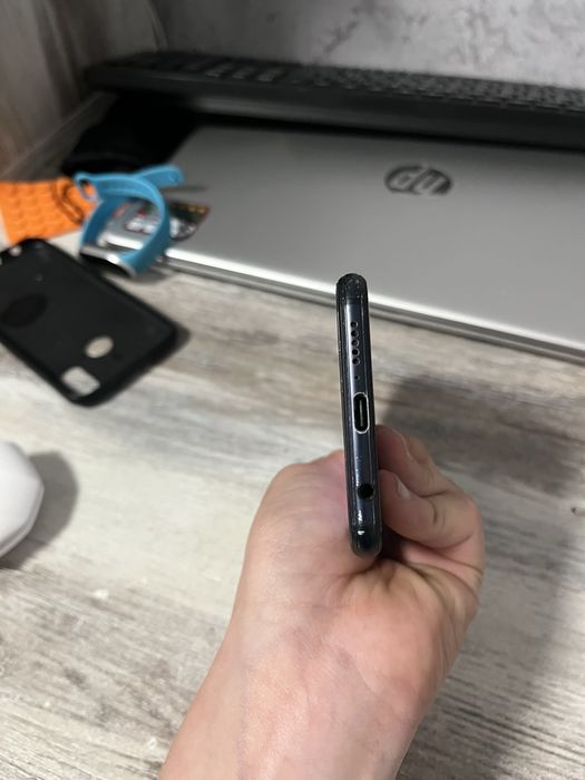 Телефон Huawei P20 lite 32GB