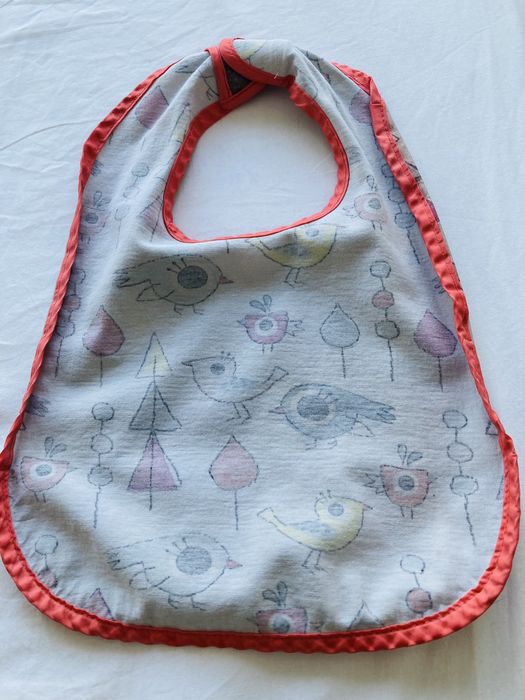 Śliniak śliniaczek wodoodporny z kieszonką