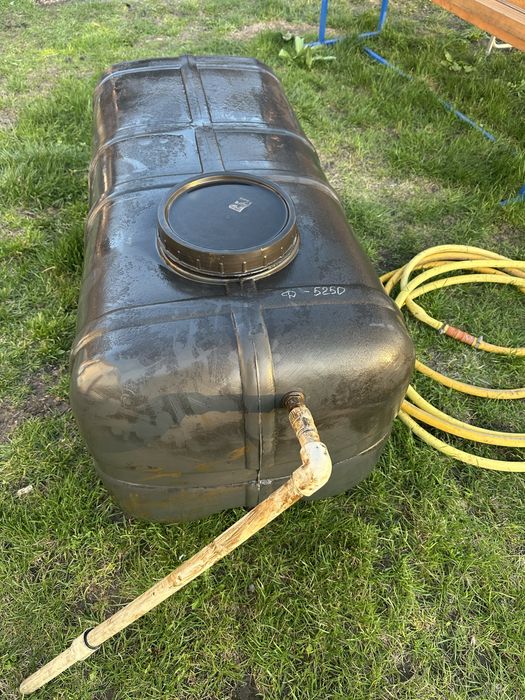 Баки на 300 и 100 л