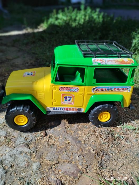 Машина Джип Гранд Сафарі