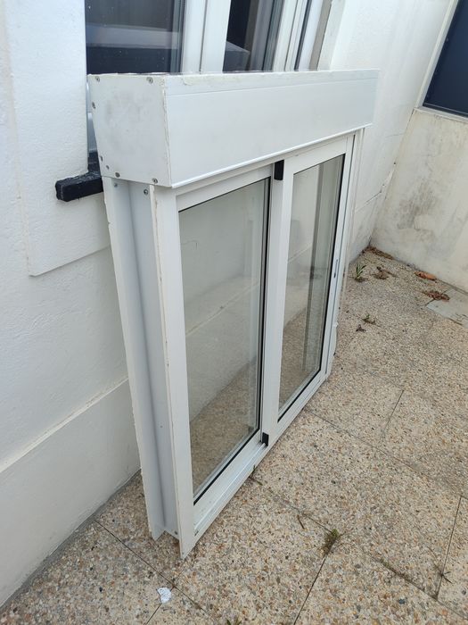 Vendo 3 janelas em alumínio com estore 100x115