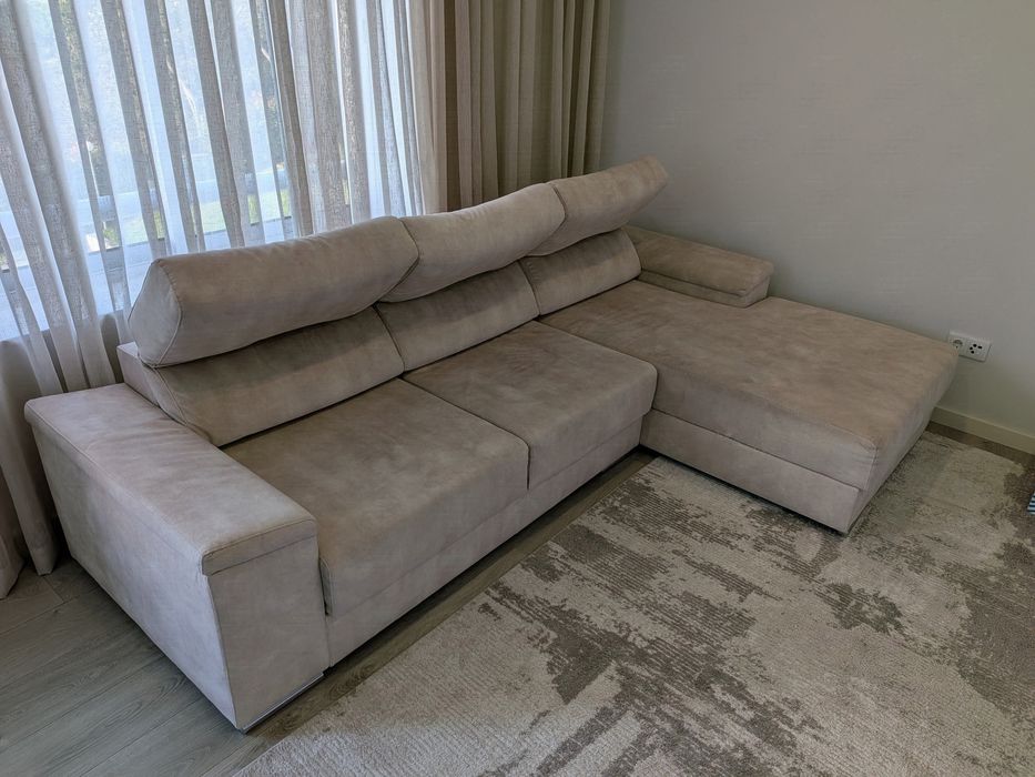 Sofá chaise longue bege