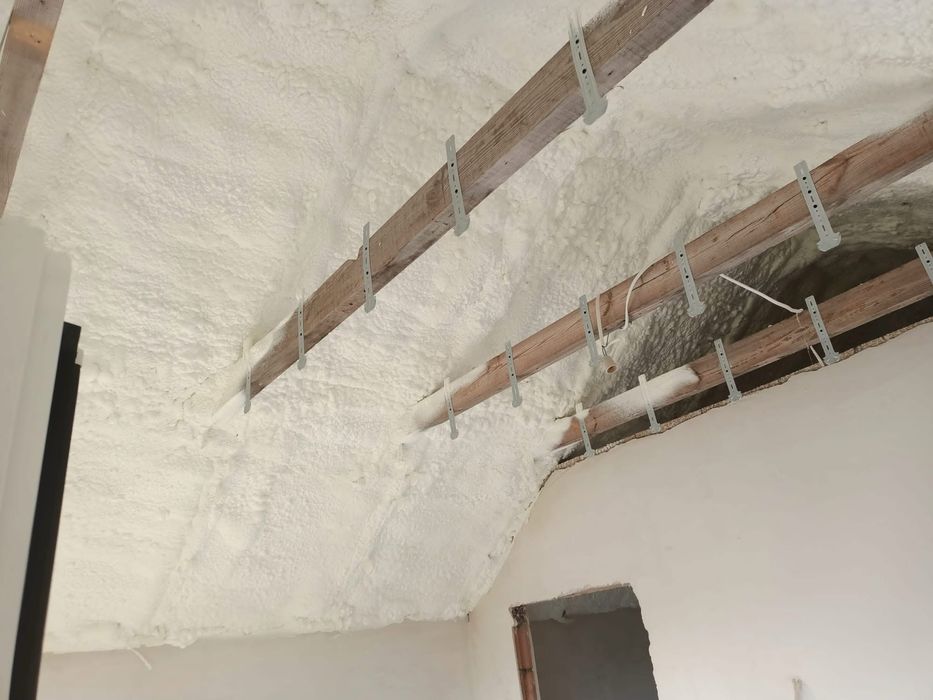 Ocieplanie poddaszy, PIANA PUR, ocieplenia pianką pur Ostrowiec Ożarów