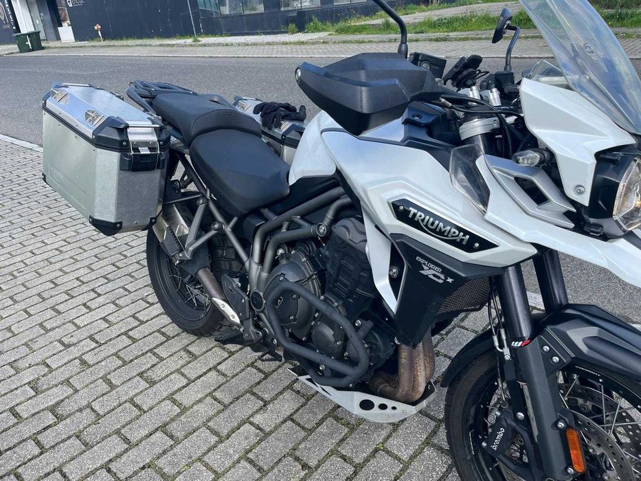 Triumph 1200 Explorer XcX Low