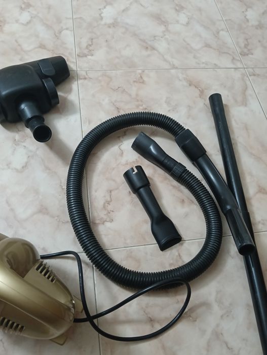 Aspirador pouco usado em excelente estado.