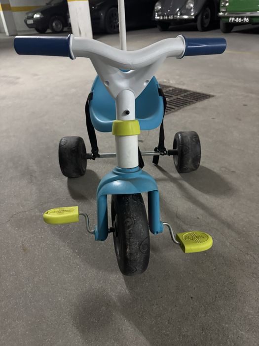 Triciclo com pega