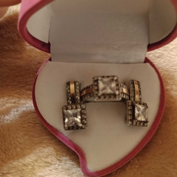 Продам срібний набір із вставками золота