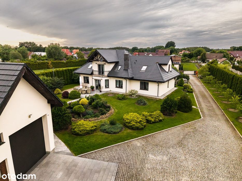 Rezydencja z własną mariną i domem dla gości