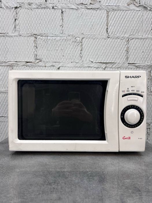 Мікрохвильовка Sharp 19л 800Вт з грилем, біла, з Європи, б/у