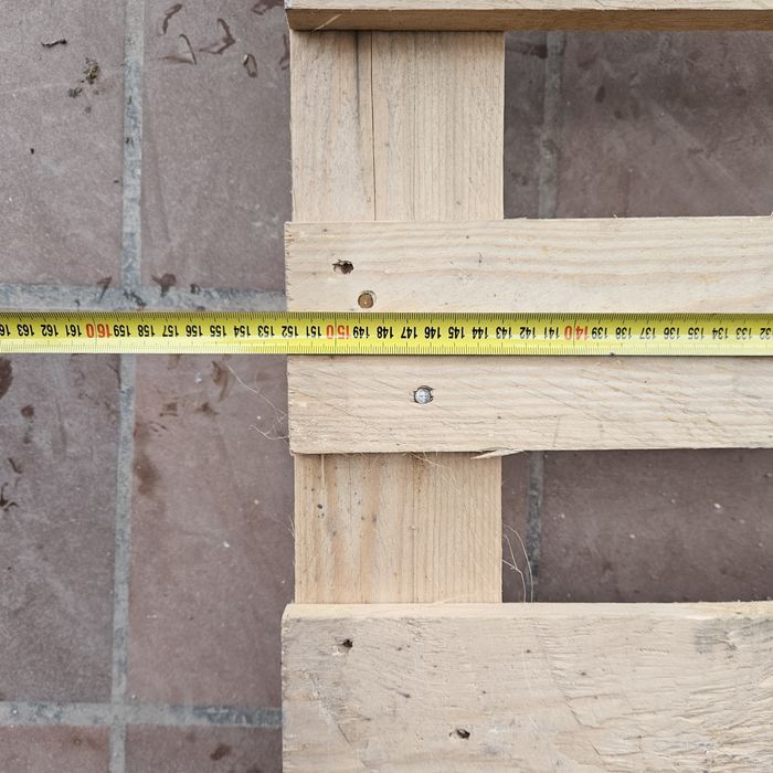 Paleta o wymiarach 152×80 cm,